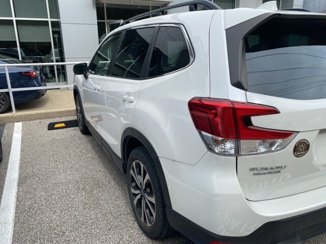 2023 Subaru Forester Limited photo 2