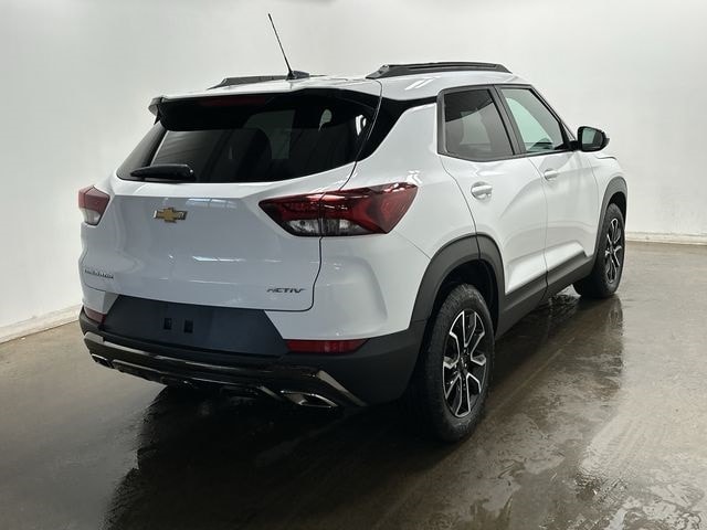 Thumbnail: 2022 Chevrolet TrailBlazer - 32