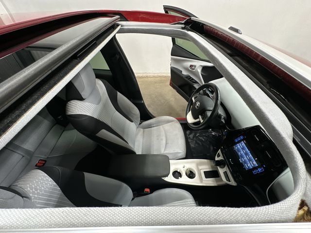 Thumbnail: 2018 Toyota Prius - 6