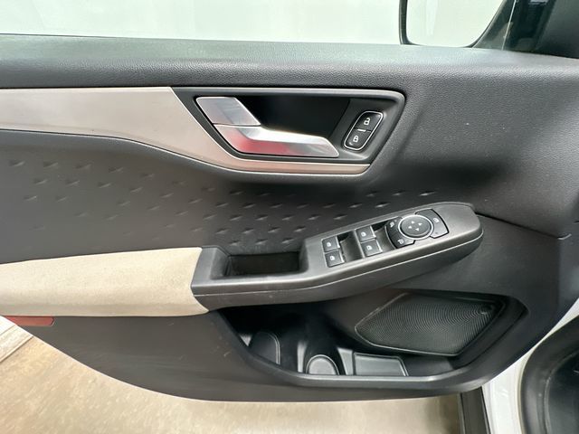 Thumbnail: 2020 Ford Escape - 19