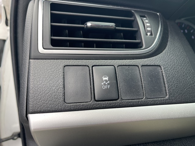 Thumbnail: 2016 Toyota Camry - 20