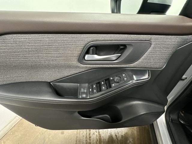 Thumbnail: 2023 Nissan Rogue - 17