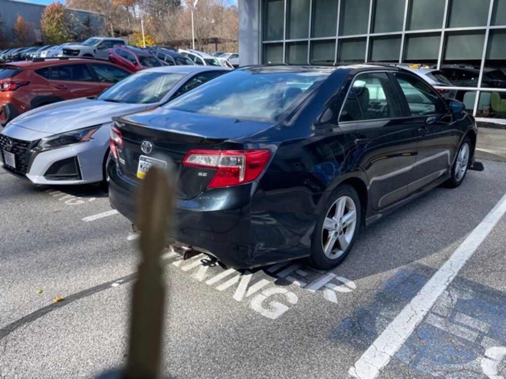 Used 2012 Toyota Camry SE Sedan