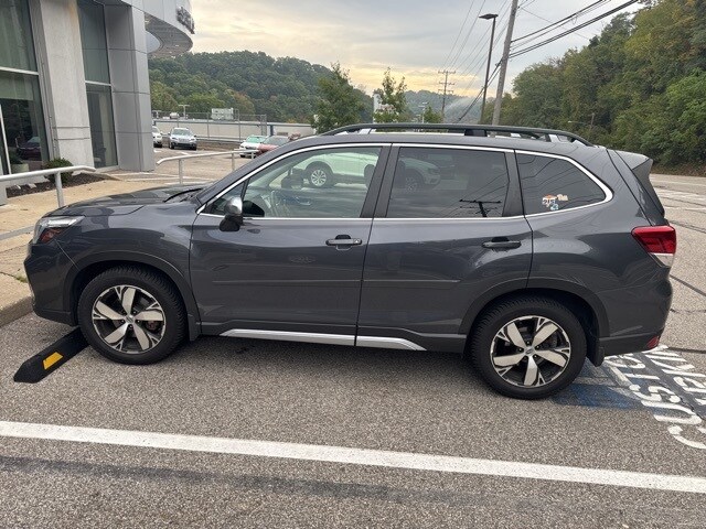 2021 Subaru Forester Touring photo 2
