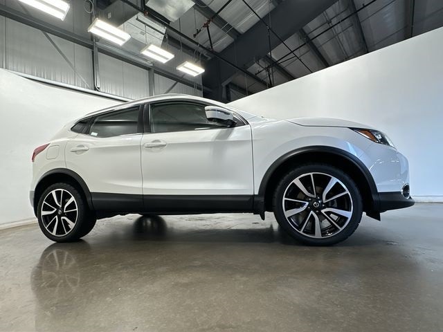 Thumbnail: 2018 Nissan Rogue Sport - 3