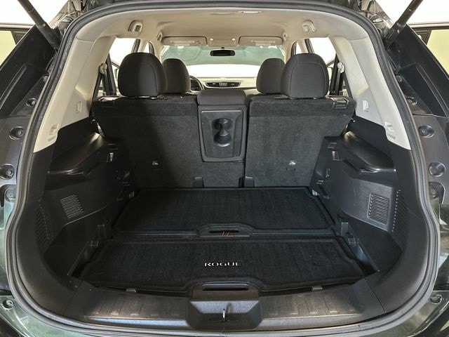 2018 Nissan Rogue SV 24