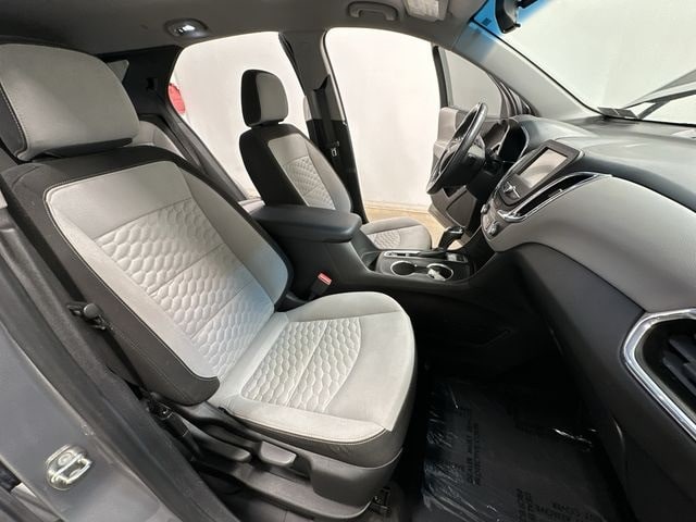 Thumbnail: 2018 Chevrolet Equinox - 21