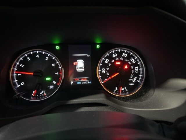 2021 Toyota RAV4 XLE photo 3