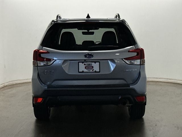 2024 Subaru Forester Premium photo 4
