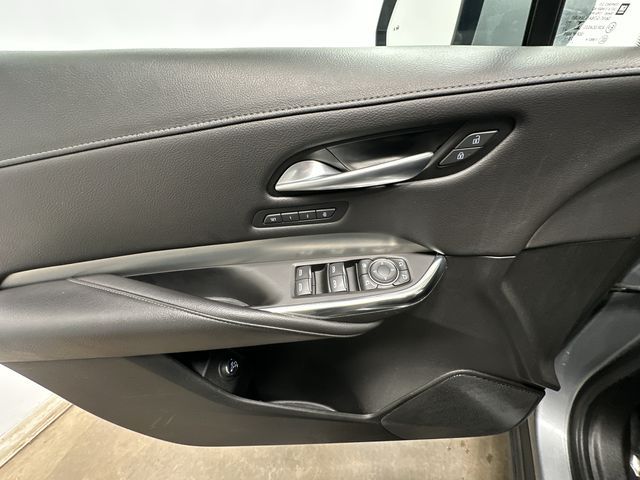 Thumbnail: 2023 Cadillac XT4 - 18