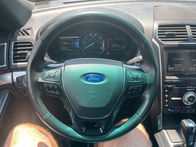Thumbnail: 2016 Ford Explorer - 13