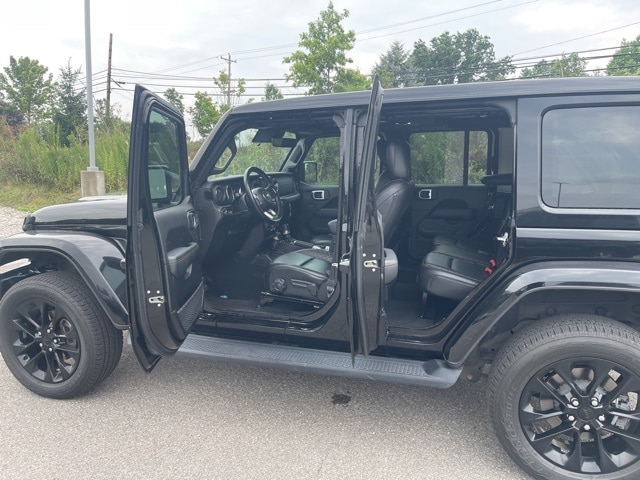 Thumbnail: 2021 Jeep Wrangler - 10