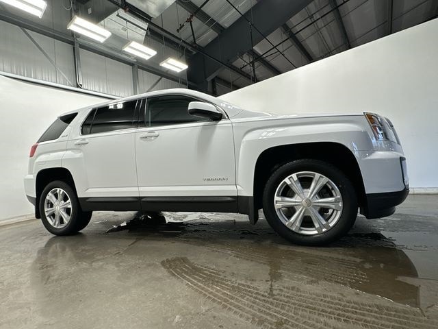Thumbnail: 2017 GMC Terrain - 3