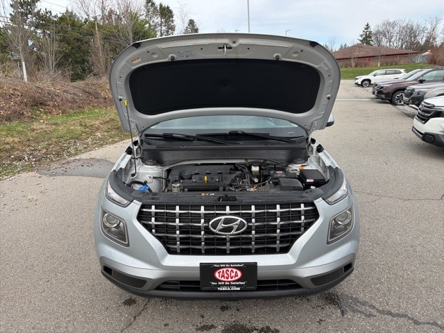 Thumbnail: 2022 Hyundai Venue - 3