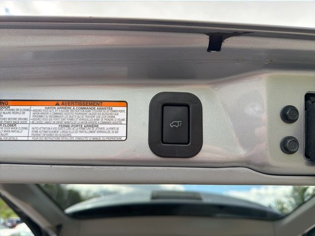 Thumbnail: 2017 Toyota Sienna - 13