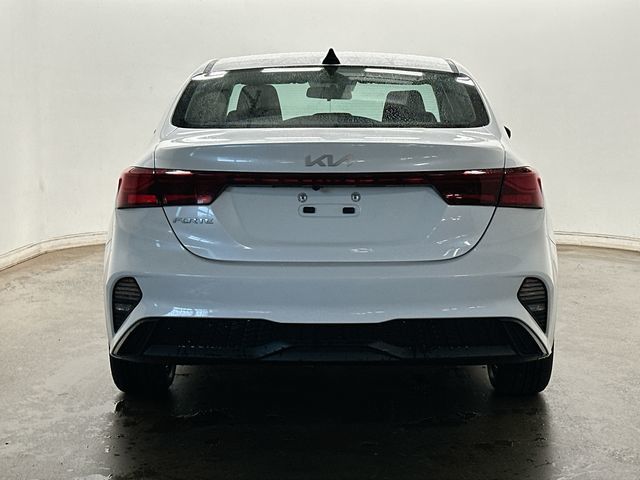 Thumbnail: 2022 Kia Forte - 4