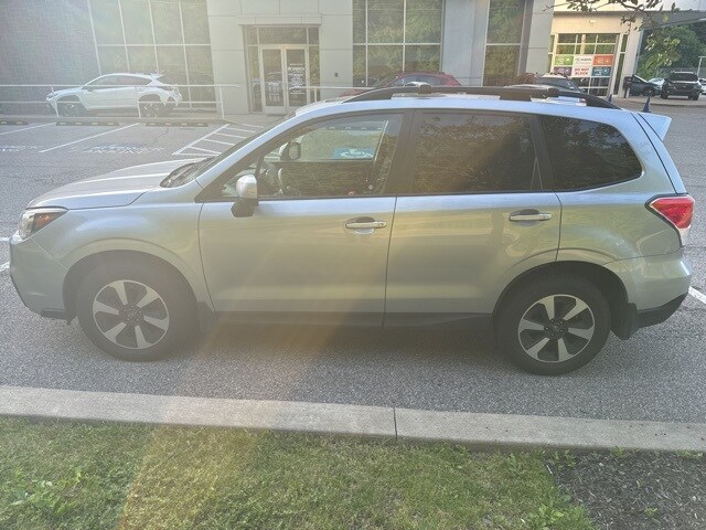 Thumbnail: 2017 Subaru Forester - 4