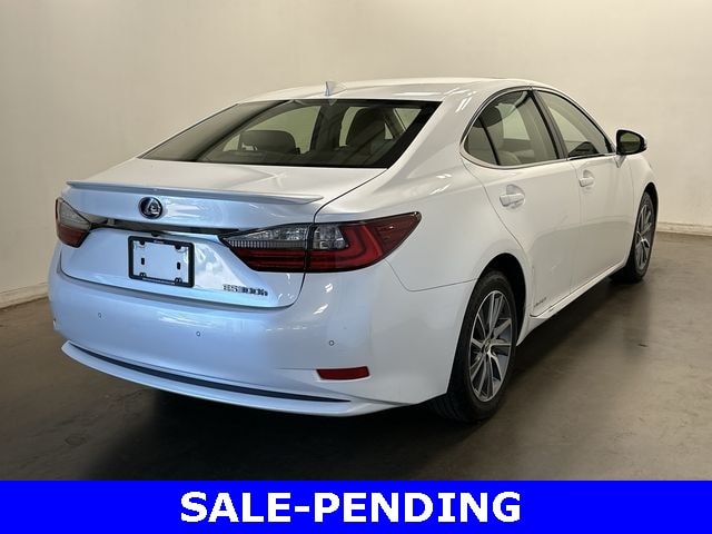 Thumbnail: 2016 Lexus ES - 35