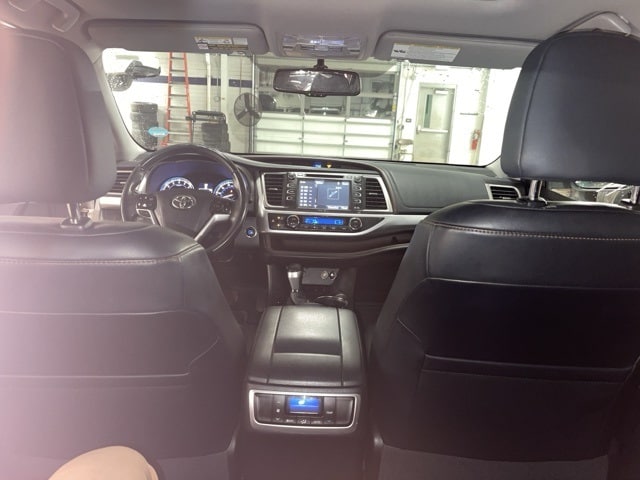 Thumbnail: 2015 Toyota Highlander - 19