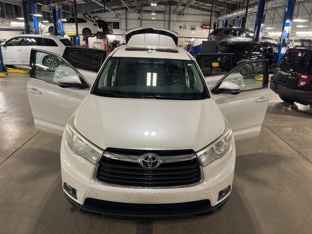 Thumbnail: 2015 Toyota Highlander - 28