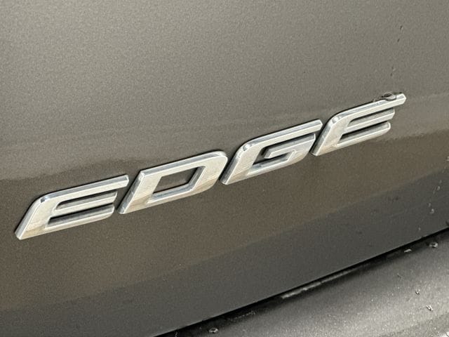 2017 Ford Edge SEL 26