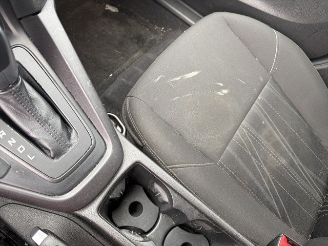 Thumbnail: 2016 Ford Focus - 19