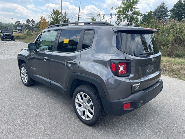 Thumbnail: 2016 Jeep Renegade - 9