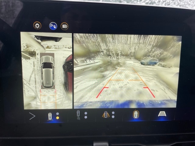 Thumbnail: 2025 Chevrolet Equinox - 11