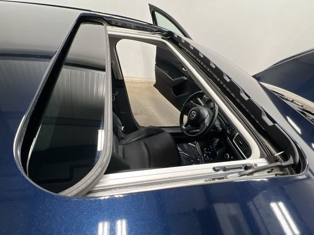 Thumbnail: 2016 Mazda Mazda3 - 6