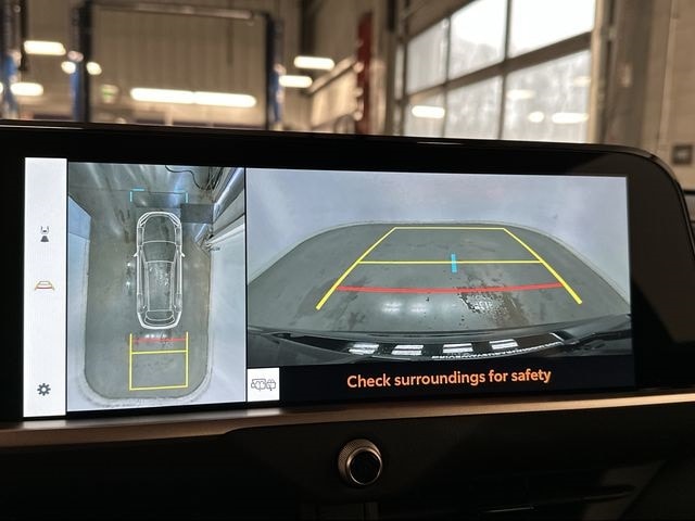 Thumbnail: 2025 Toyota Crown Signia - 12