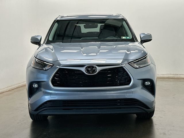Thumbnail: 2022 Toyota Highlander - 33