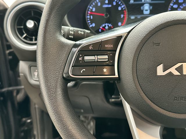 Thumbnail: 2022 Kia Forte - 8