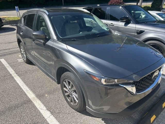 2023 Mazda CX-5 S Preferred package Auto AWD's photo