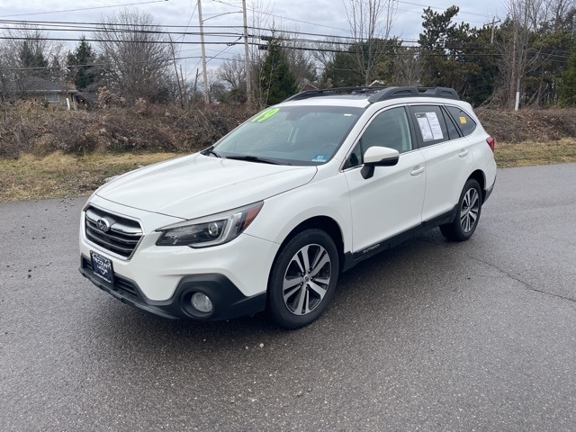 2019 Subaru Outback Limited's photo