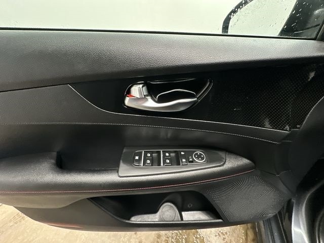 Thumbnail: 2021 Kia Forte - 18