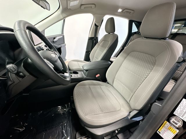 Thumbnail: 2021 Ford Escape - 16