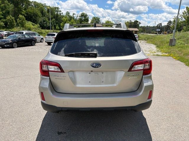 Thumbnail: 2016 Subaru Outback - 10