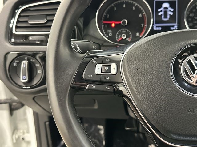 Thumbnail: 2018 Volkswagen e-Golf - 9