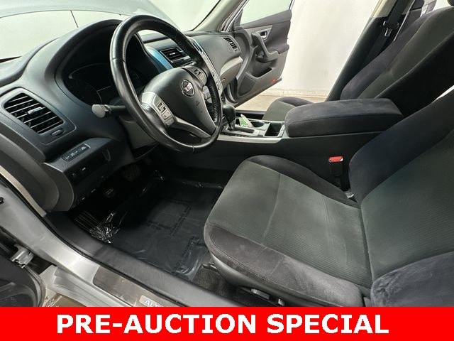 Thumbnail: 2013 Nissan Altima - 14