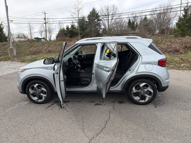 Thumbnail: 2022 Hyundai Venue - 14