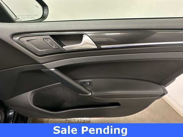 Thumbnail: 2017 Volkswagen Golf - 23