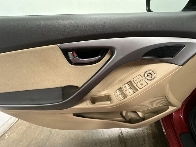 Thumbnail: 2012 Hyundai Elantra - 14