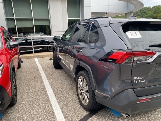 Thumbnail: 2019 Toyota RAV4 - 3