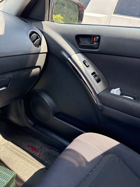 Thumbnail: 2003 Pontiac Vibe - 12
