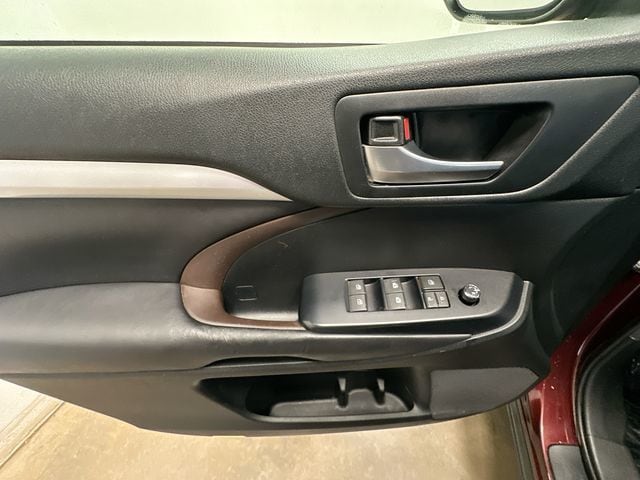 2019 Toyota Highlander XLE - Photo 19