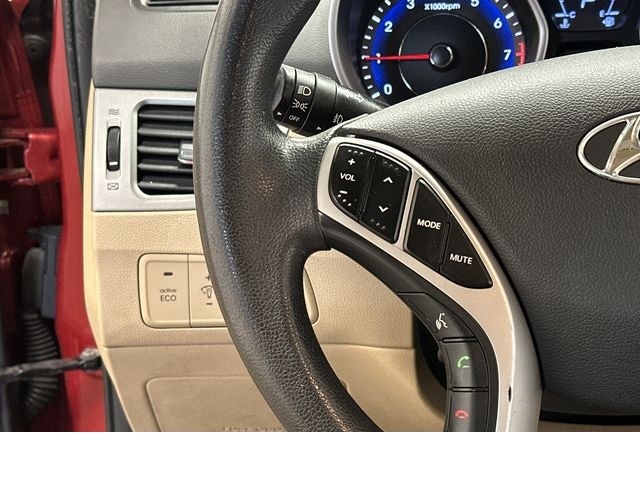 Thumbnail: 2012 Hyundai Elantra - 8
