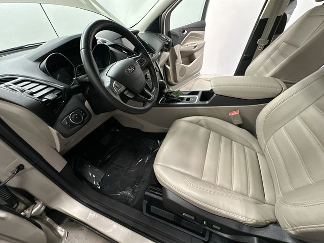 Thumbnail: 2017 Ford Escape - 16