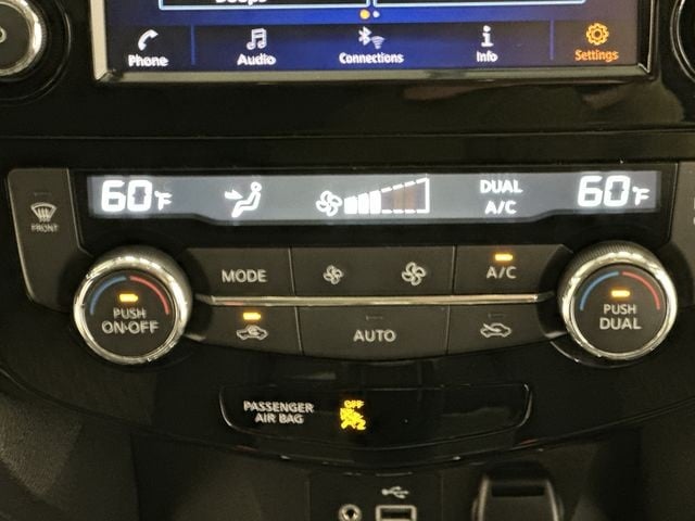 2018 Nissan Rogue SV 14