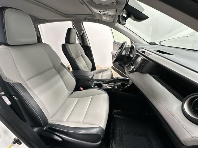 Thumbnail: 2017 Toyota RAV4 - 23