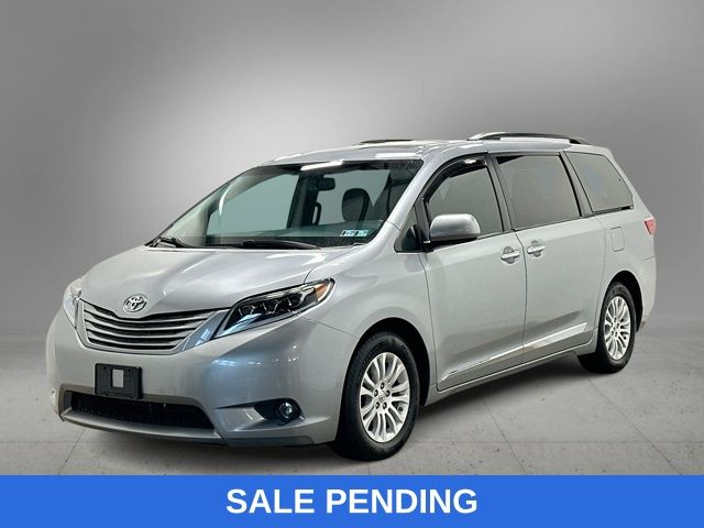 2017 Toyota Sienna XLE Premium -
                  Moon Township, PA
